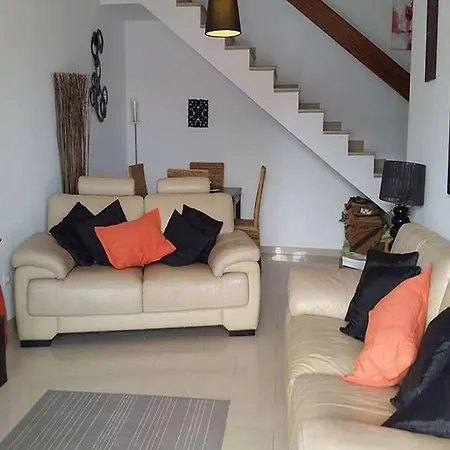 Villa Playa Blanca Sleeps 6 Pool Wifi *