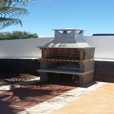 Playa Blanca Sleeps 6 Pool Wifi Villa *